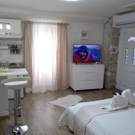 Апартаменти Private In Diocletians Palace Спліт