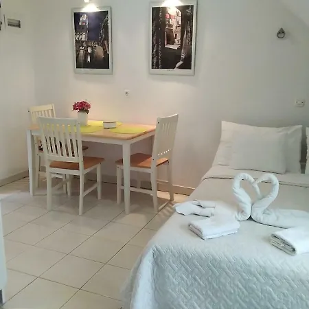 Апартаменти Private In Diocletians Palace Спліт
