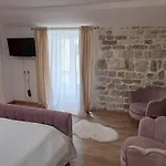 Private In Diocletians Palace Apartment Split