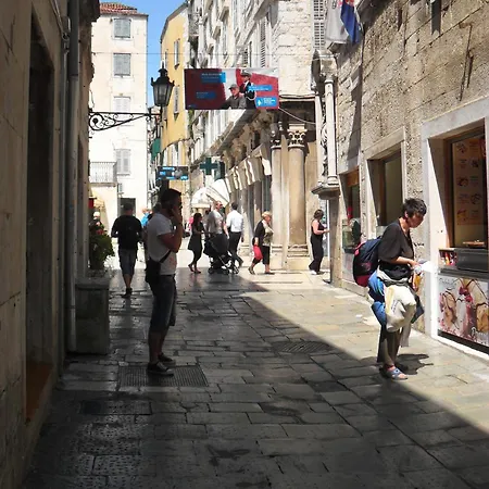 Appartement Private In Diocletians Palace