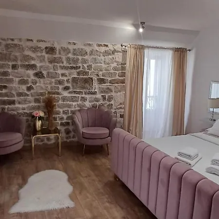 Private In Diocletians Palace Apartment Split