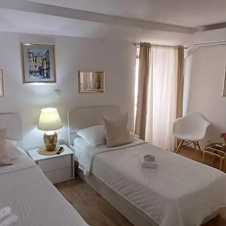 アパート Private In Diocletians Palace