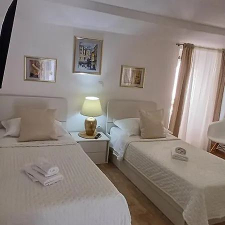 Private In Diocletians Palace アパート スプリト