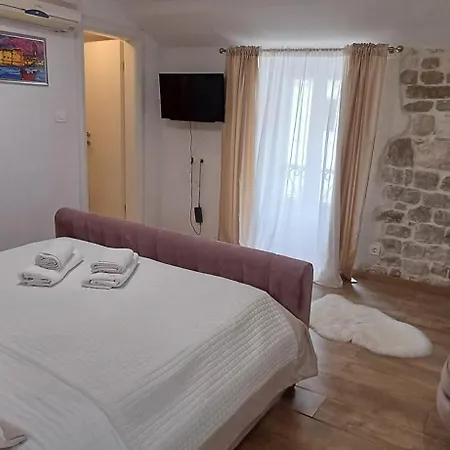 Private In Diocletians Palace Apartmán