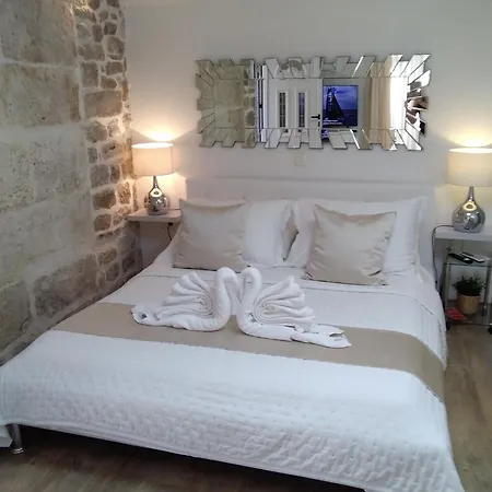 Private In Diocletians Palace * Split