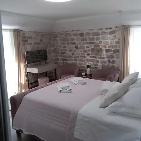 Private In Diocletians Palace * Split