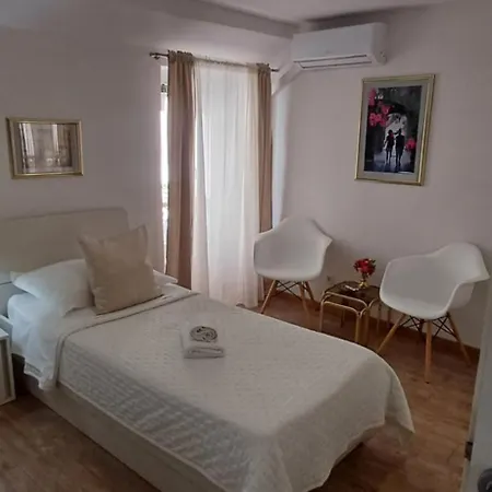 Private In Diocletians Palace Lägenhet