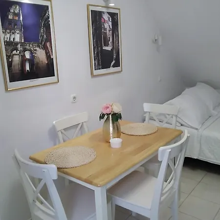 Private In Diocletians Palace Apartman